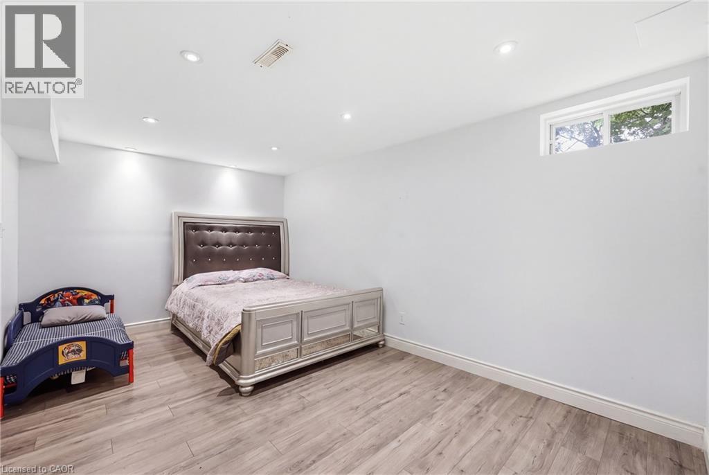 11 Redtail Crescent, Hamilton, ON