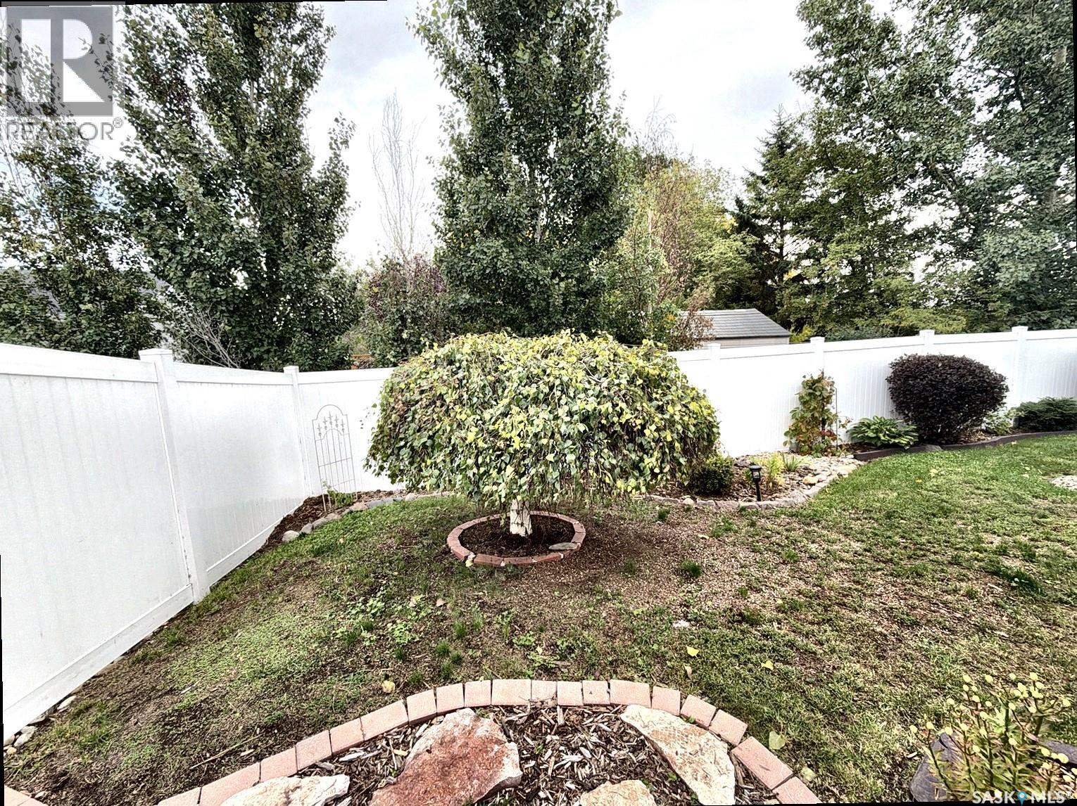 21 Wilfred Street, Grand Coulee, SK