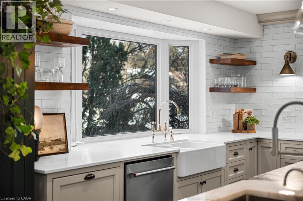 75 Lyon Avenue, Guelph, ON