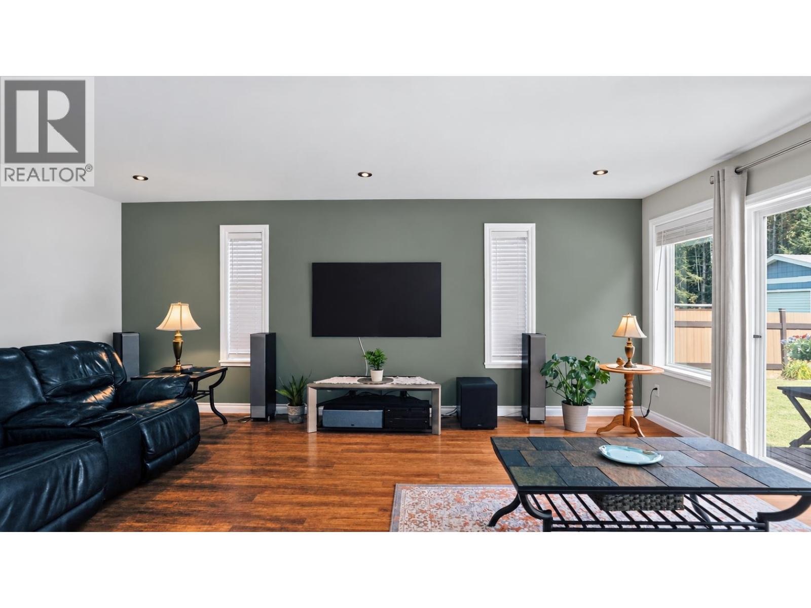 939 Fraser Avenue, 100 Mile House, BC