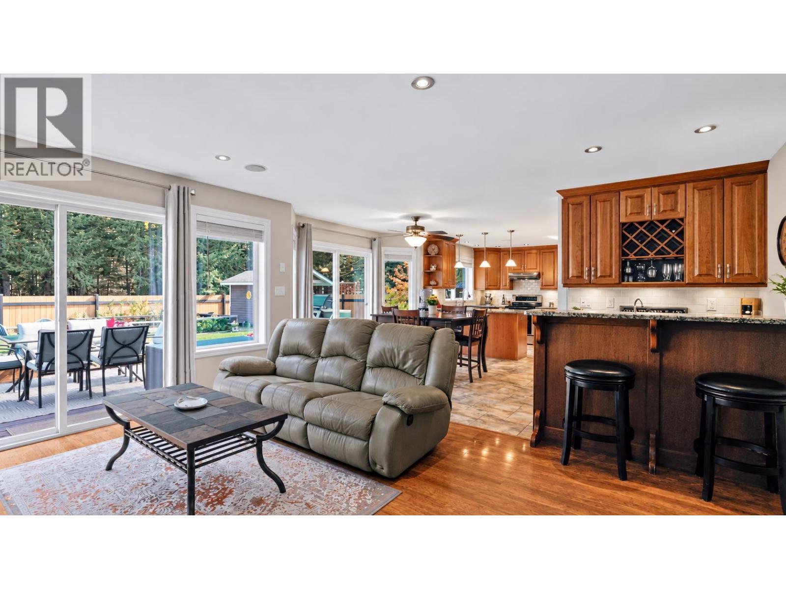 939 Fraser Avenue, 100 Mile House, BC