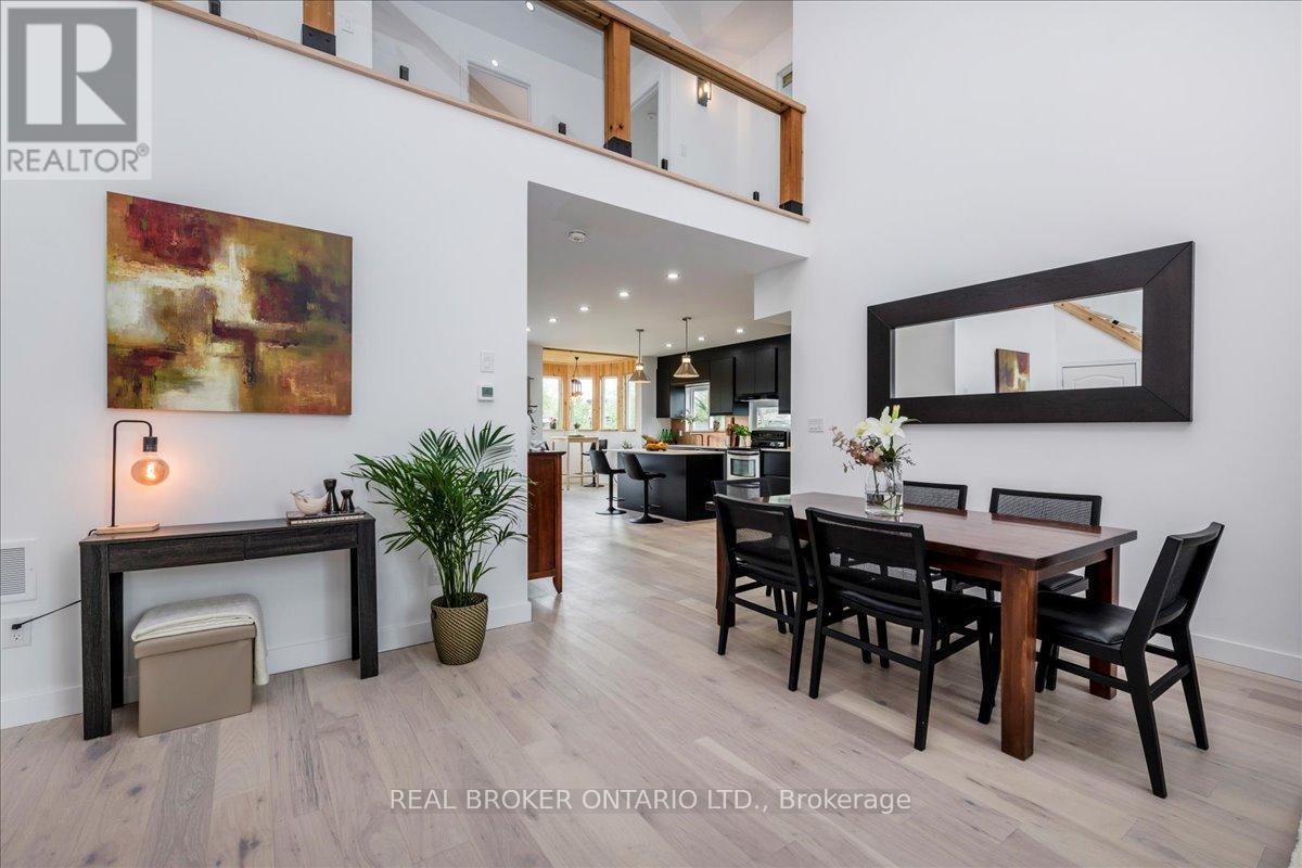 3665 Baldwick Lane, Springwater, ON - Indoor Photo Showing Dining Room