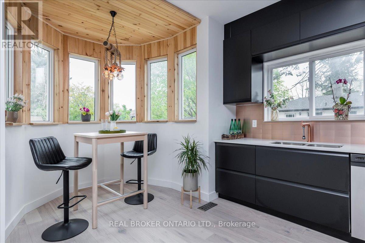 3665 Baldwick Lane, Springwater, ON - Indoor Photo Showing Kitchen With Double Sink