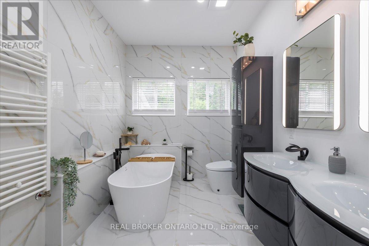 3665 Baldwick Lane, Springwater, ON - Indoor Photo Showing Bathroom