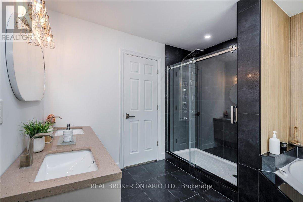 3665 Baldwick Lane, Springwater, ON - Indoor Photo Showing Bathroom