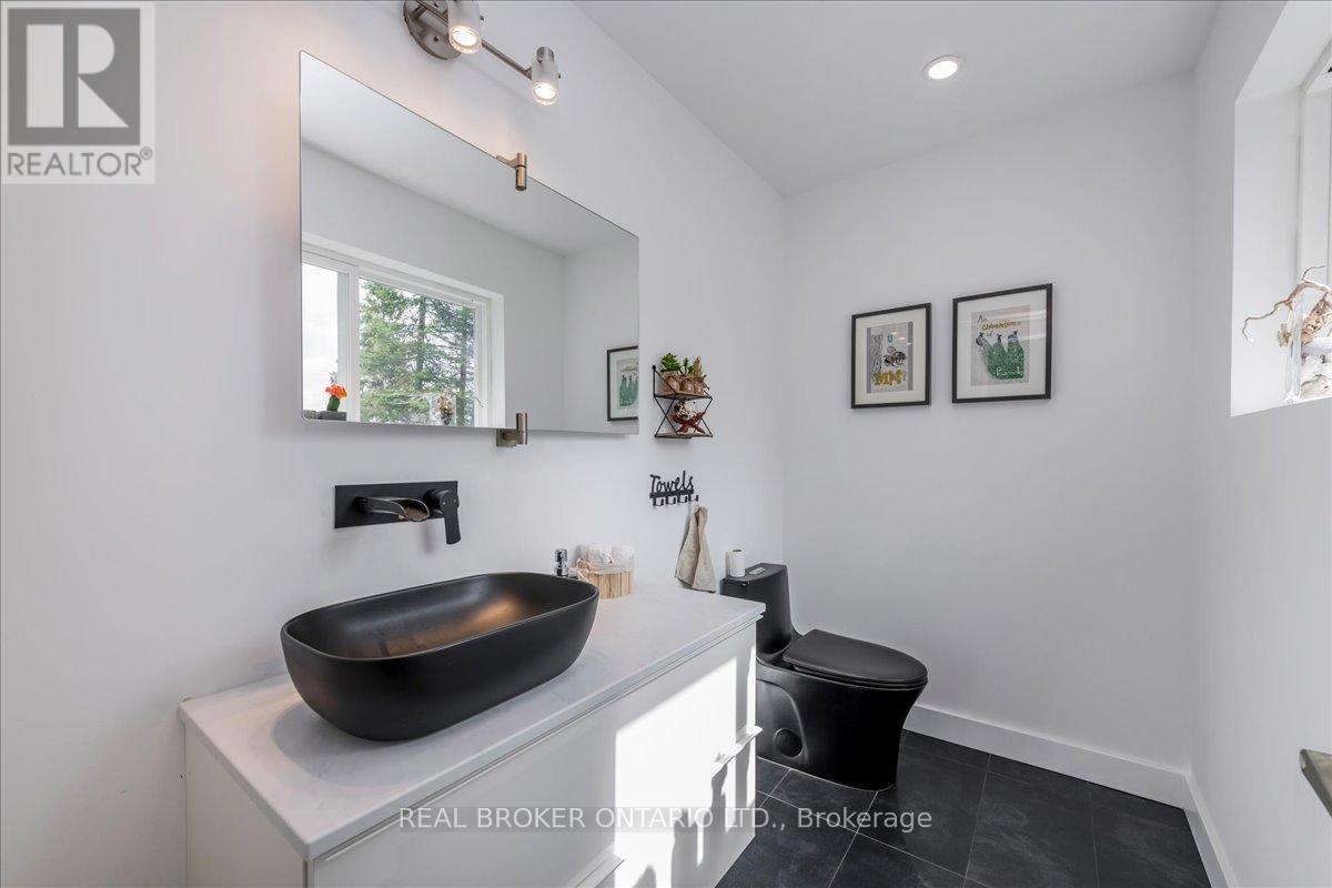 3665 Baldwick Lane, Springwater, ON - Indoor