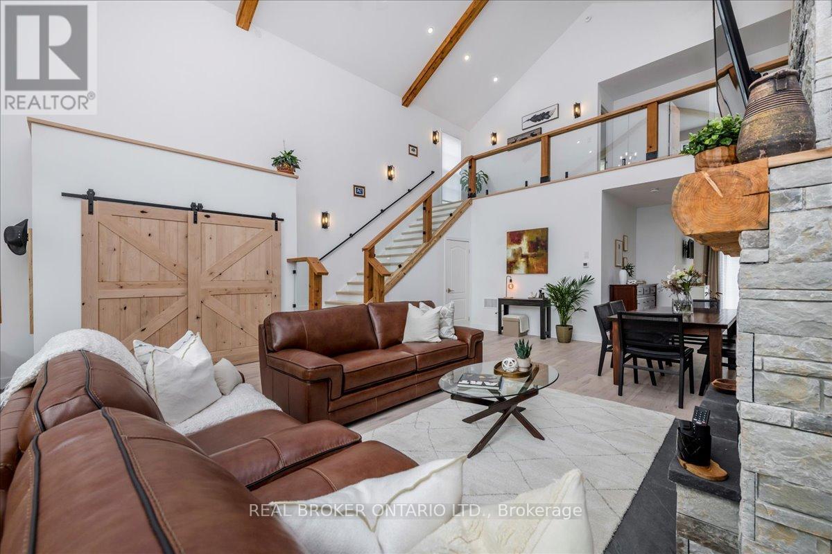 3665 Baldwick Lane, Springwater, ON - Indoor Photo Showing Living Room