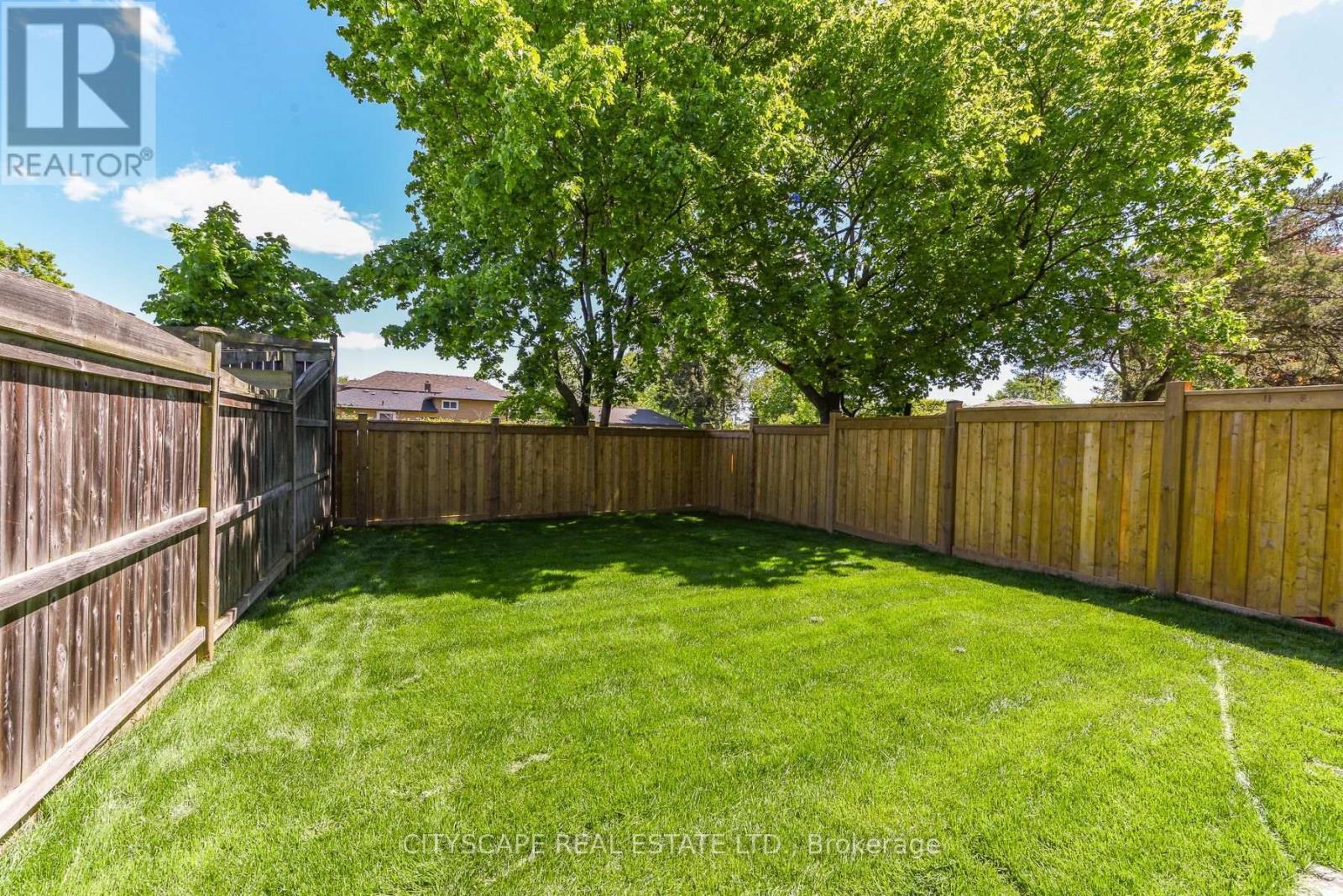 954 Fourth Street, Mississauga, ON - Outdoor With Backyard