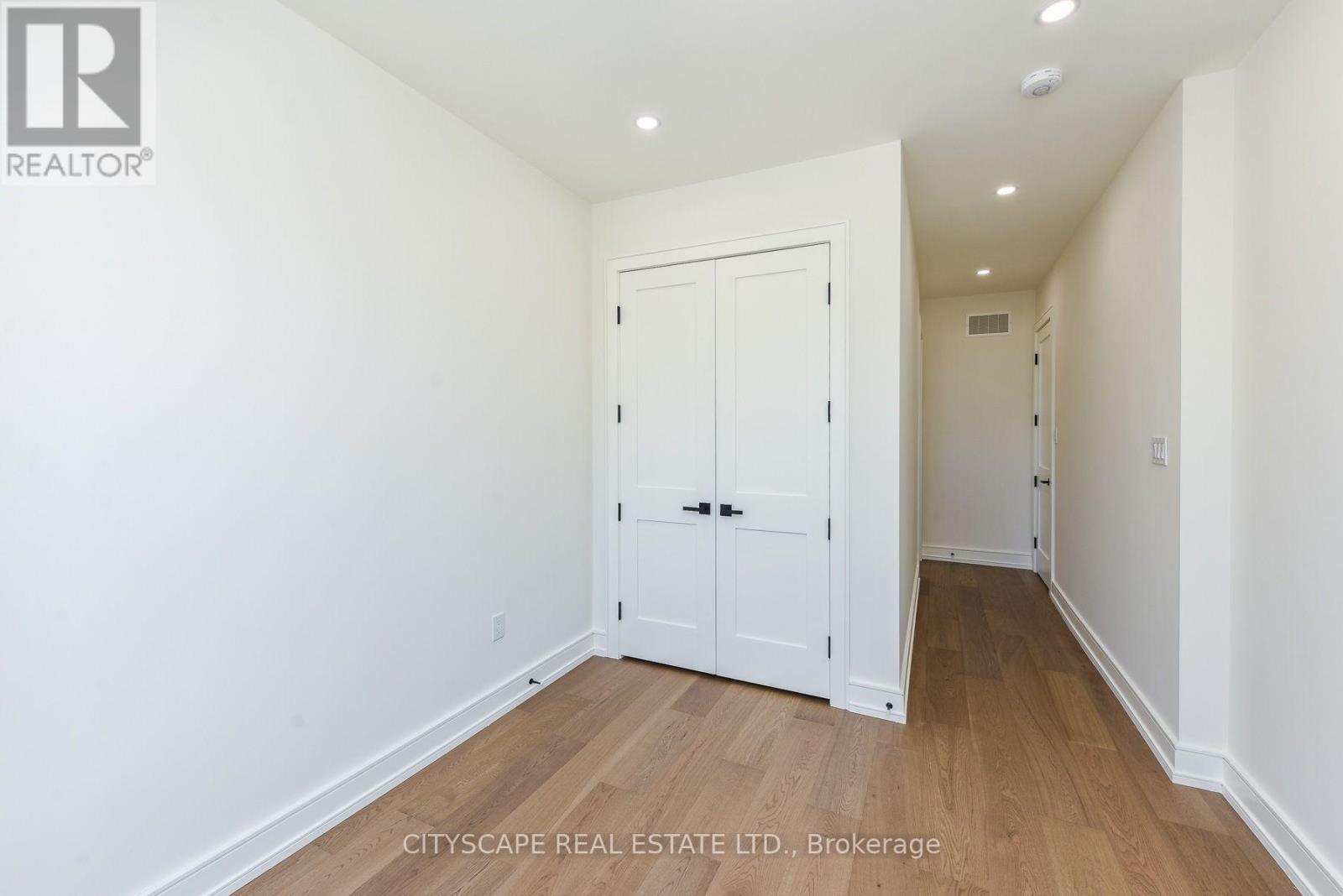 954 Fourth Street, Mississauga, ON - Indoor Photo Showing Other Room