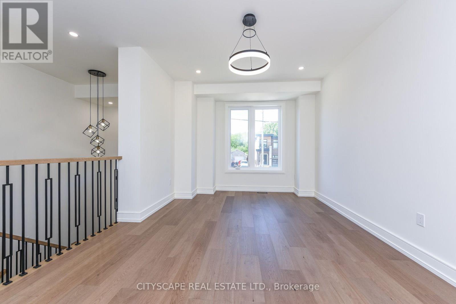 954 Fourth Street, Mississauga, ON - Indoor Photo Showing Other Room