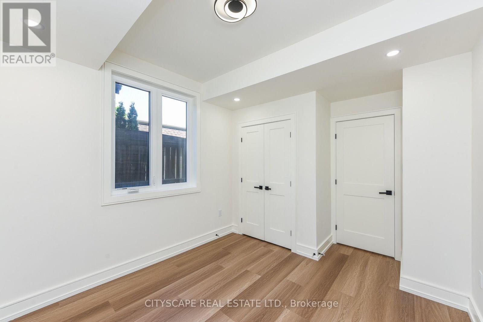 956 Fourth Street, Mississauga, ON - Indoor Photo Showing Other Room