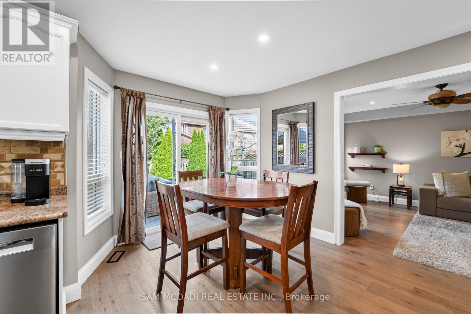 2191 Coldwater Street, Burlington, ON - Indoor Photo Showing Dining Room