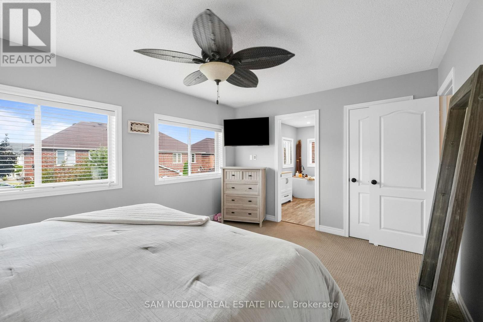 2191 Coldwater Street, Burlington, ON - Indoor Photo Showing Bedroom