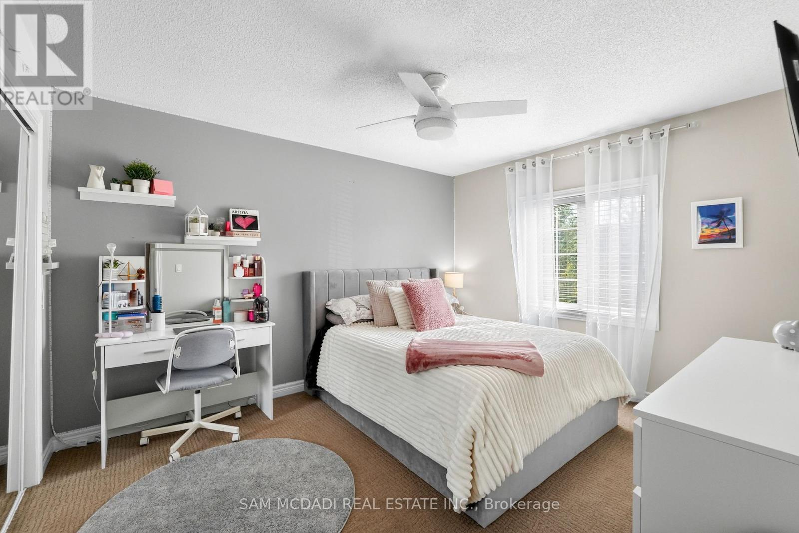 2191 Coldwater Street, Burlington, ON - Indoor Photo Showing Bedroom