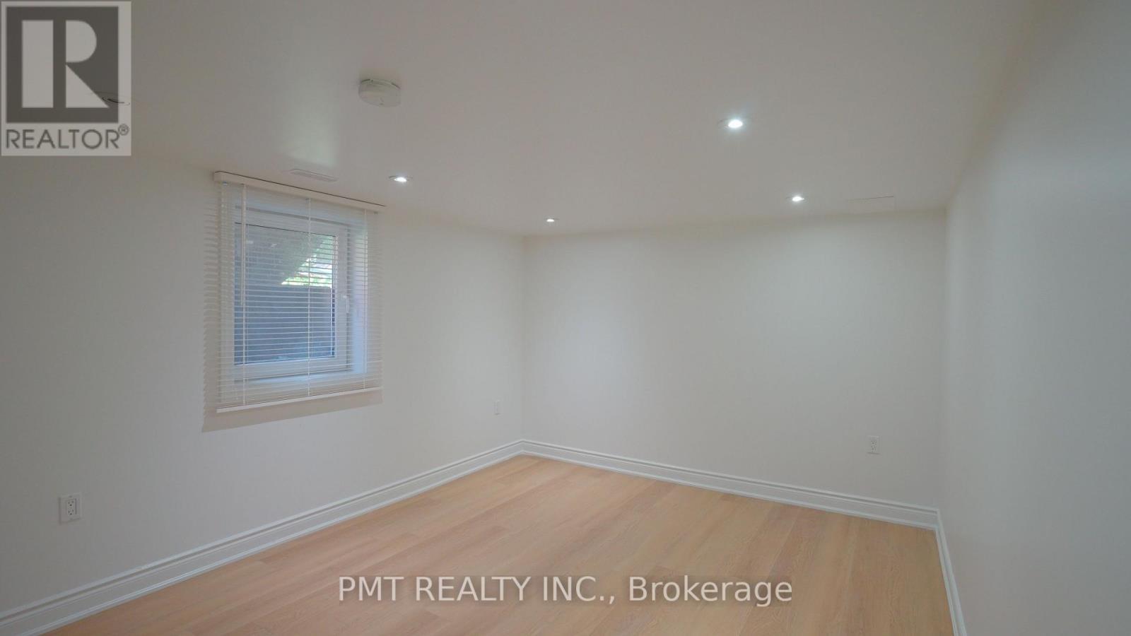 143 Elgin Crescent, Waterloo, ON - Indoor Photo Showing Other Room