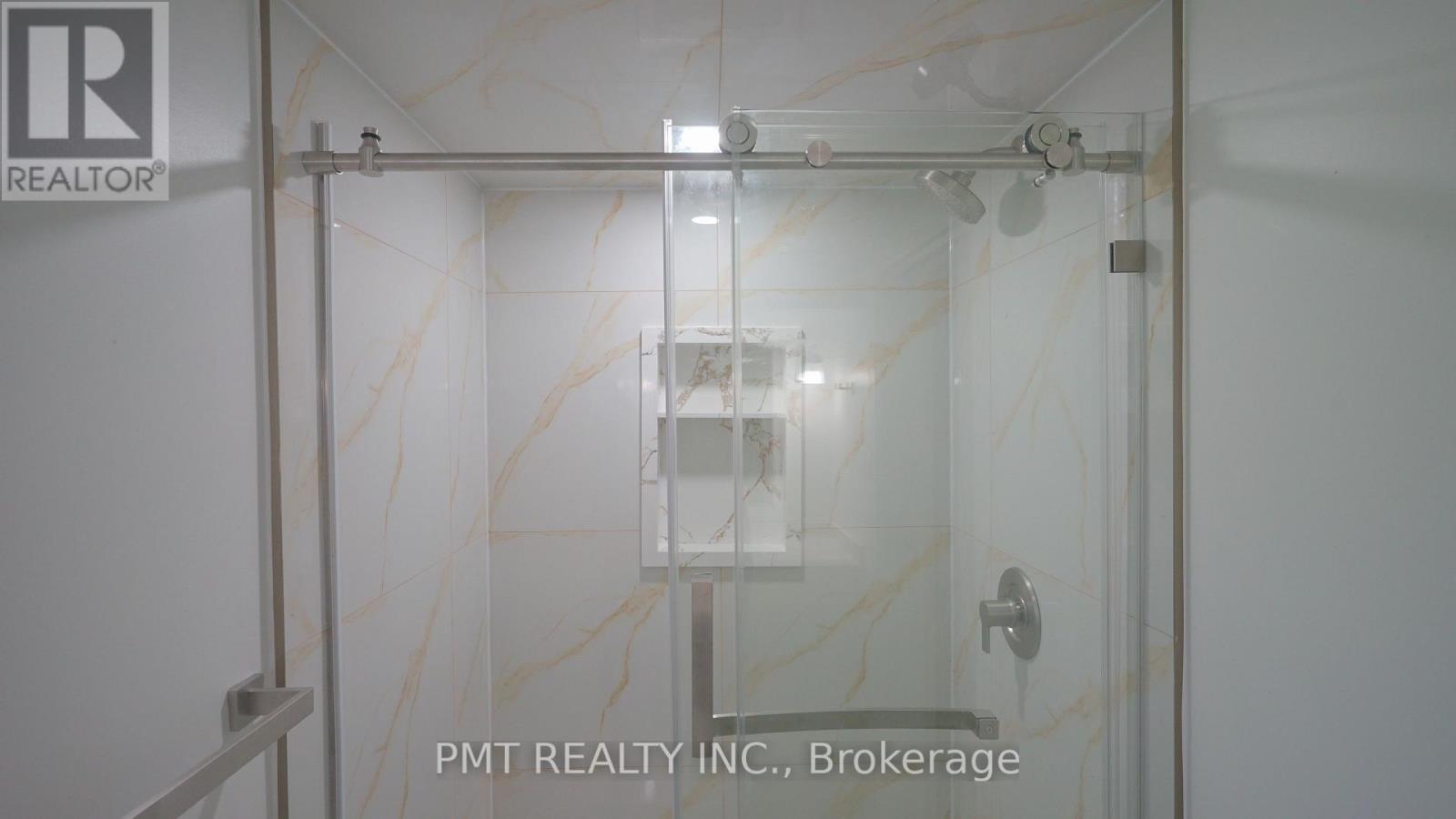 143 Elgin Crescent, Waterloo, ON - Indoor Photo Showing Bathroom