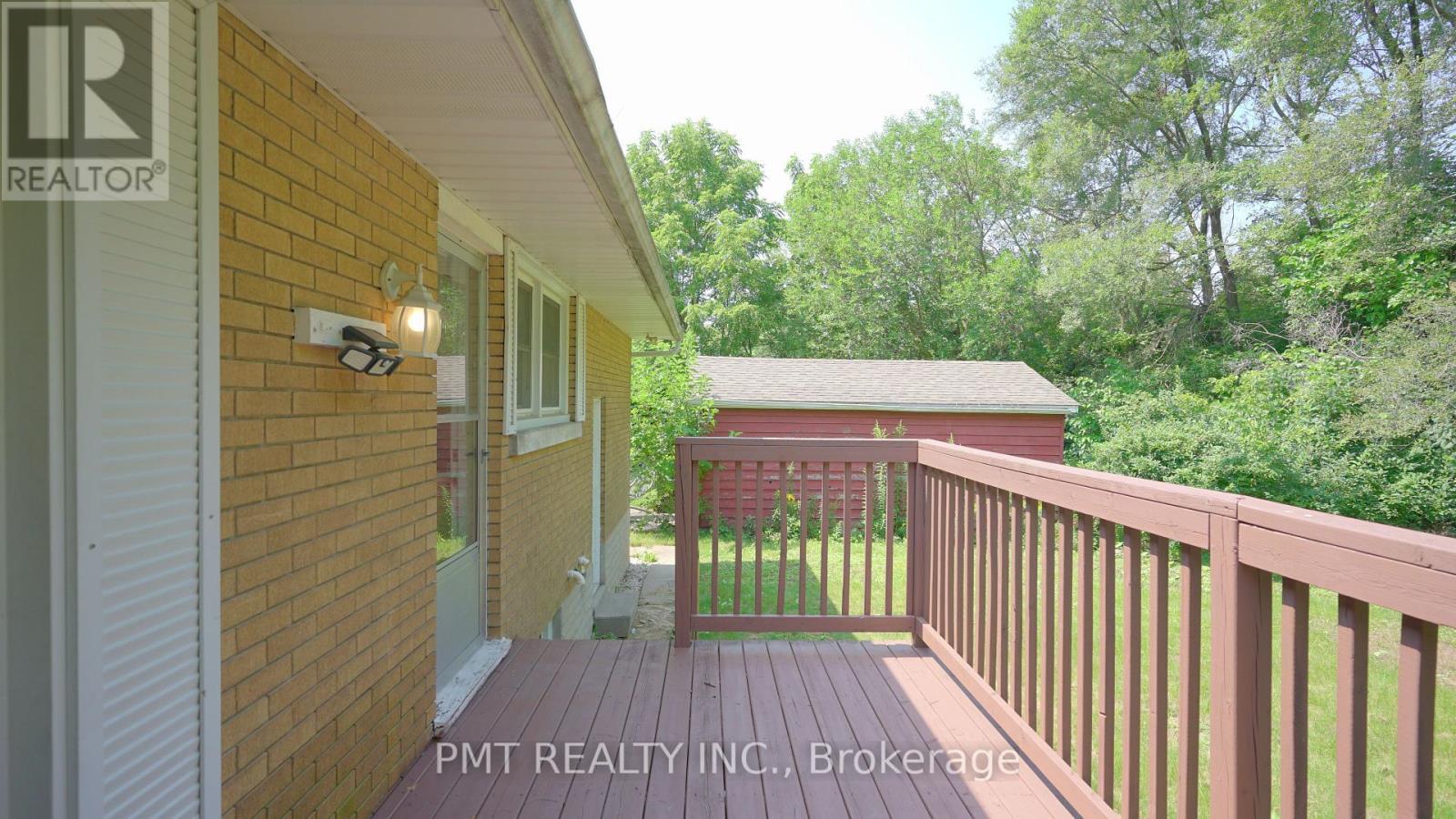 143 Elgin Crescent, Waterloo, ON - Outdoor With Exterior