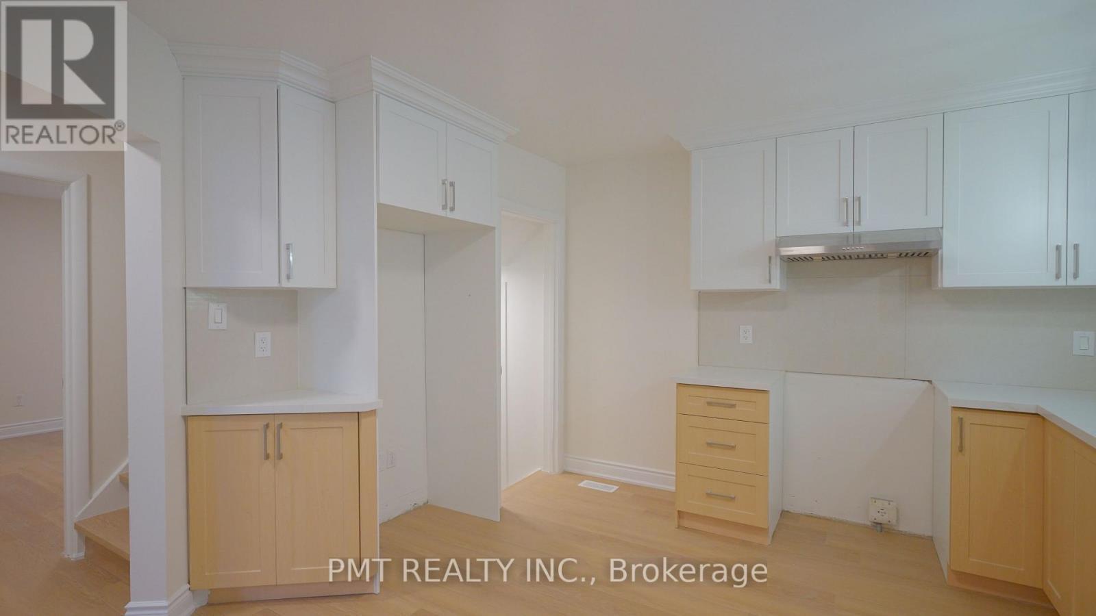143 Elgin Crescent, Waterloo, ON - Indoor