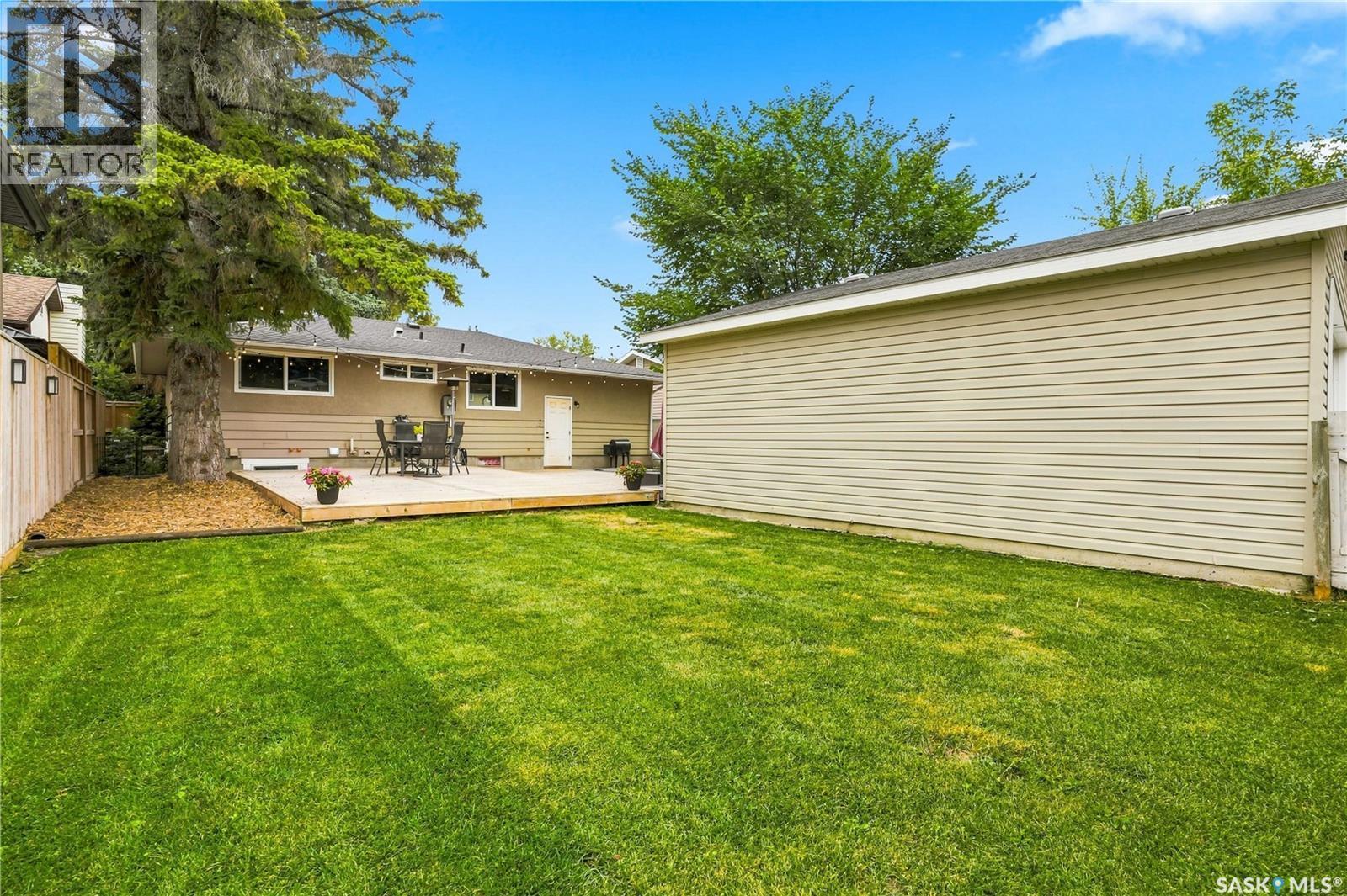 1813 Cameron Avenue, Saskatoon, SK - Outdoor With Deck Patio Veranda