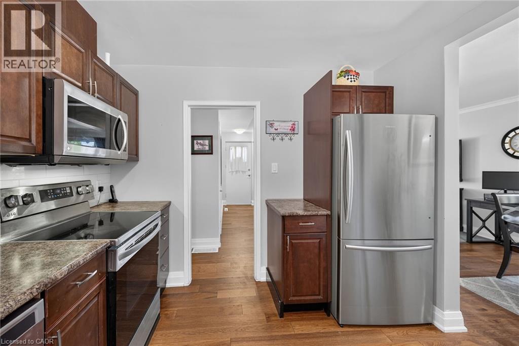 89 Wise Crescent, Hamilton, ON - Indoor Photo Showing Kitchen With Stainless Steel Kitchen