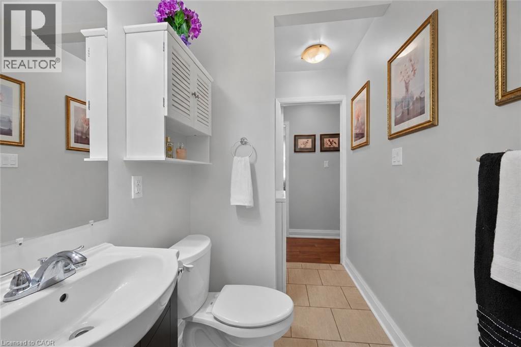 89 Wise Crescent, Hamilton, ON - Indoor Photo Showing Bathroom