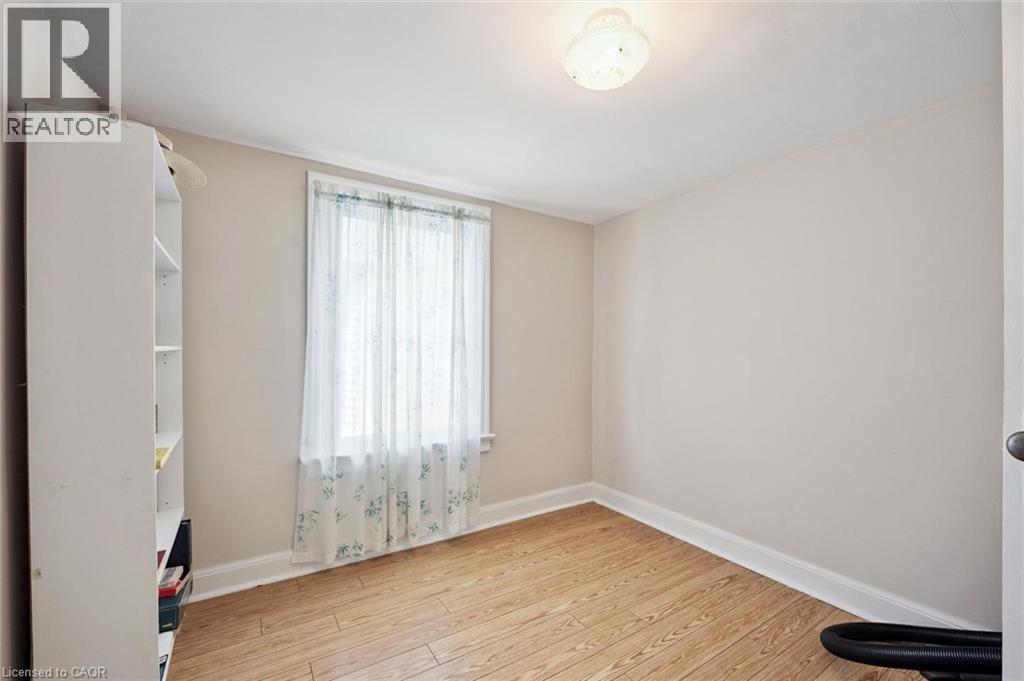 1873 Main Street E, Hamilton, ON - Indoor Photo Showing Other Room