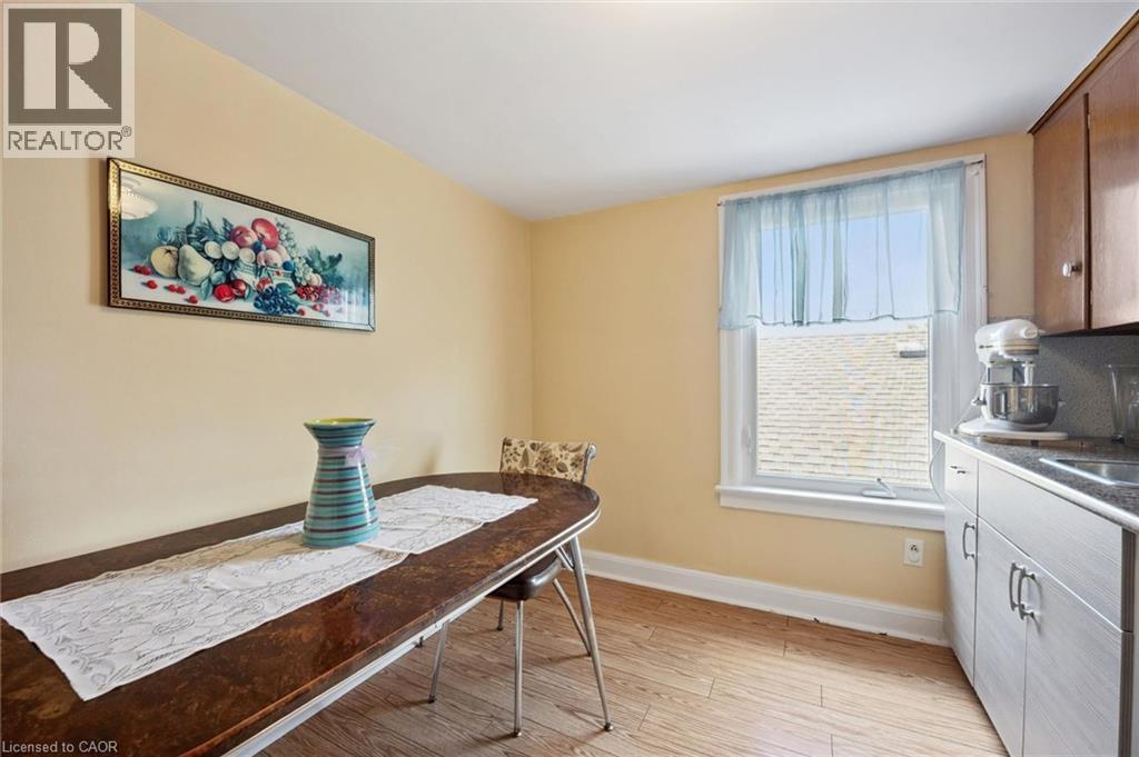 1873 Main Street E, Hamilton, ON - Indoor Photo Showing Kitchen