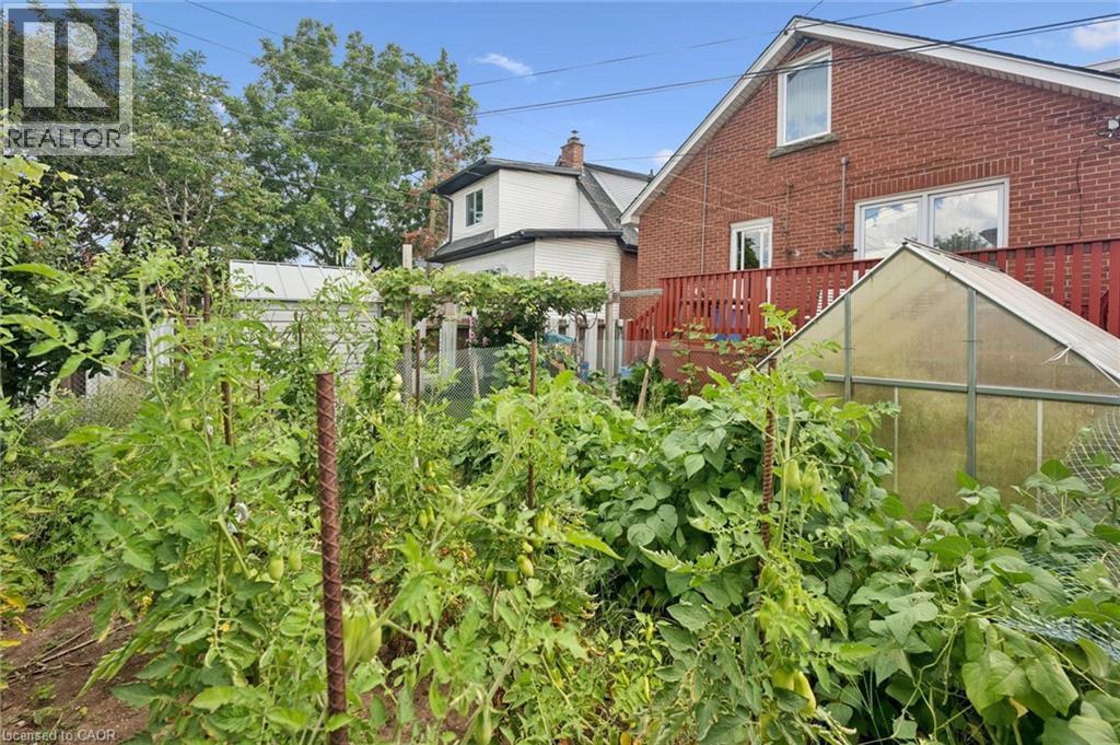 1873 Main Street E, Hamilton, ON - Outdoor