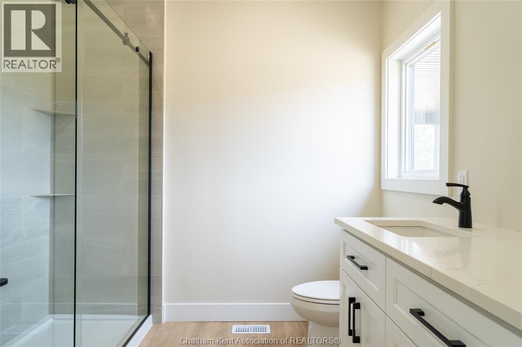 56 Lantern Lane, Chatham, ON - Indoor Photo Showing Bathroom