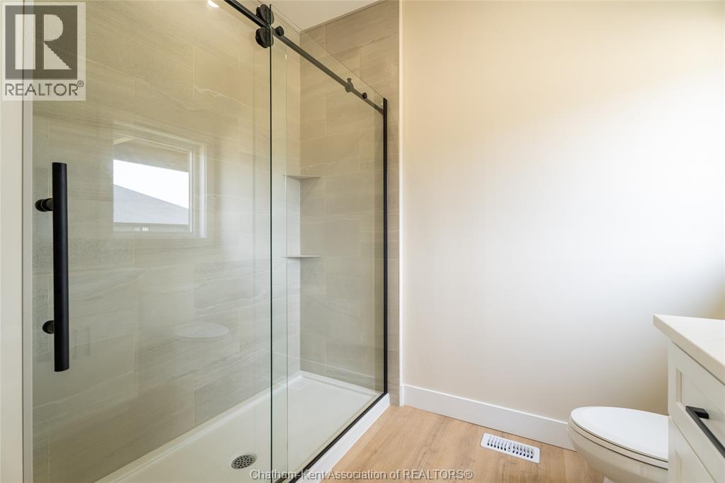 56 Lantern Lane, Chatham, ON - Indoor Photo Showing Bathroom
