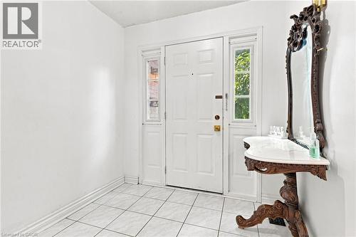 34 Lisajane Court, Hamilton, ON - Indoor Photo Showing Other Room