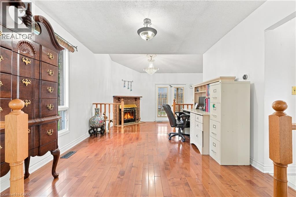 34 Lisajane Court, Hamilton, ON - Indoor With Fireplace
