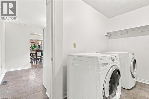 34 Lisajane Court, Hamilton, ON - Indoor Photo Showing Laundry Room