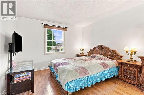 34 Lisajane Court, Hamilton, ON - Indoor Photo Showing Bedroom