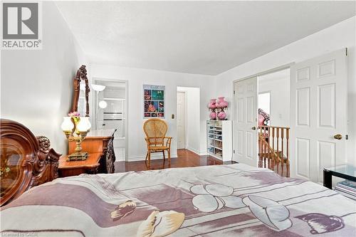34 Lisajane Court, Hamilton, ON - Indoor Photo Showing Bedroom