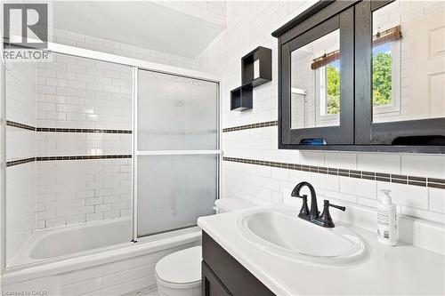 34 Lisajane Court, Hamilton, ON - Indoor Photo Showing Bathroom