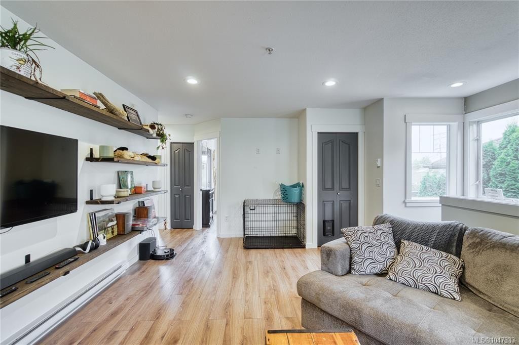#202-211 Victoria Rd, Nanaimo, BC