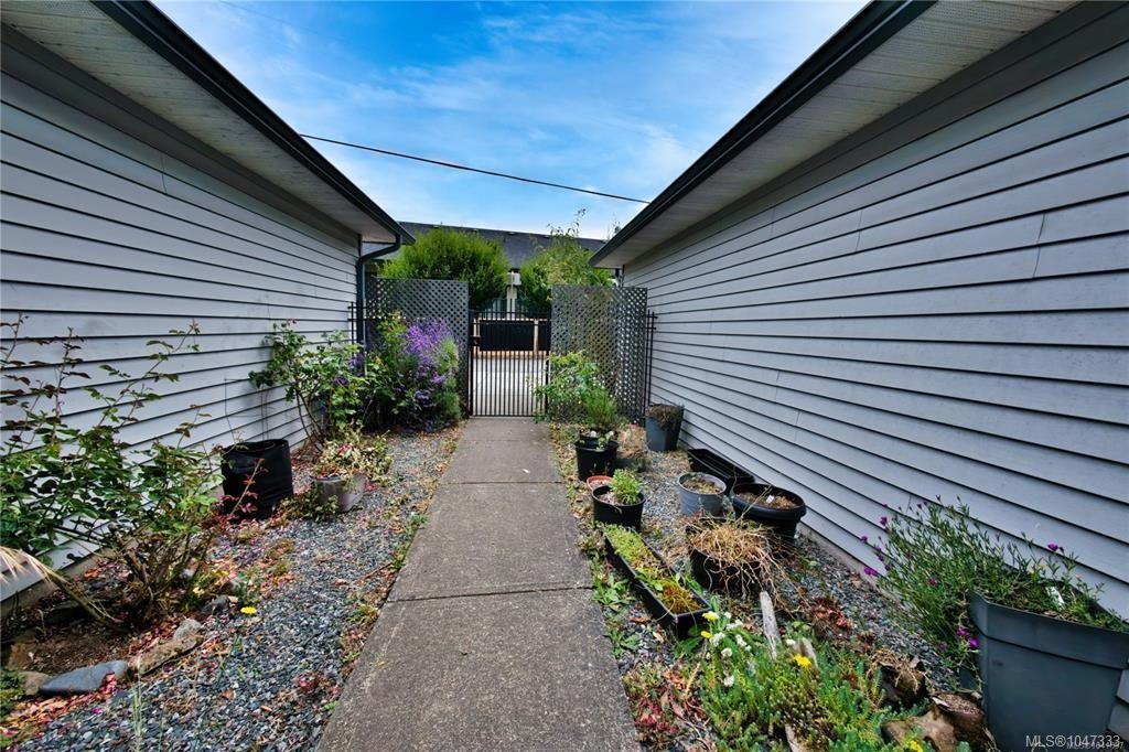 #202-211 Victoria Rd, Nanaimo, BC