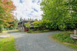 5633 STRICK Rd Port Alberni, BC V9Y 7L5