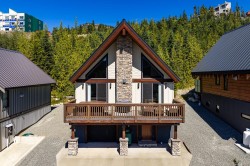 880 Cruikshank Ridge Courtenay, BC V9J 1L0