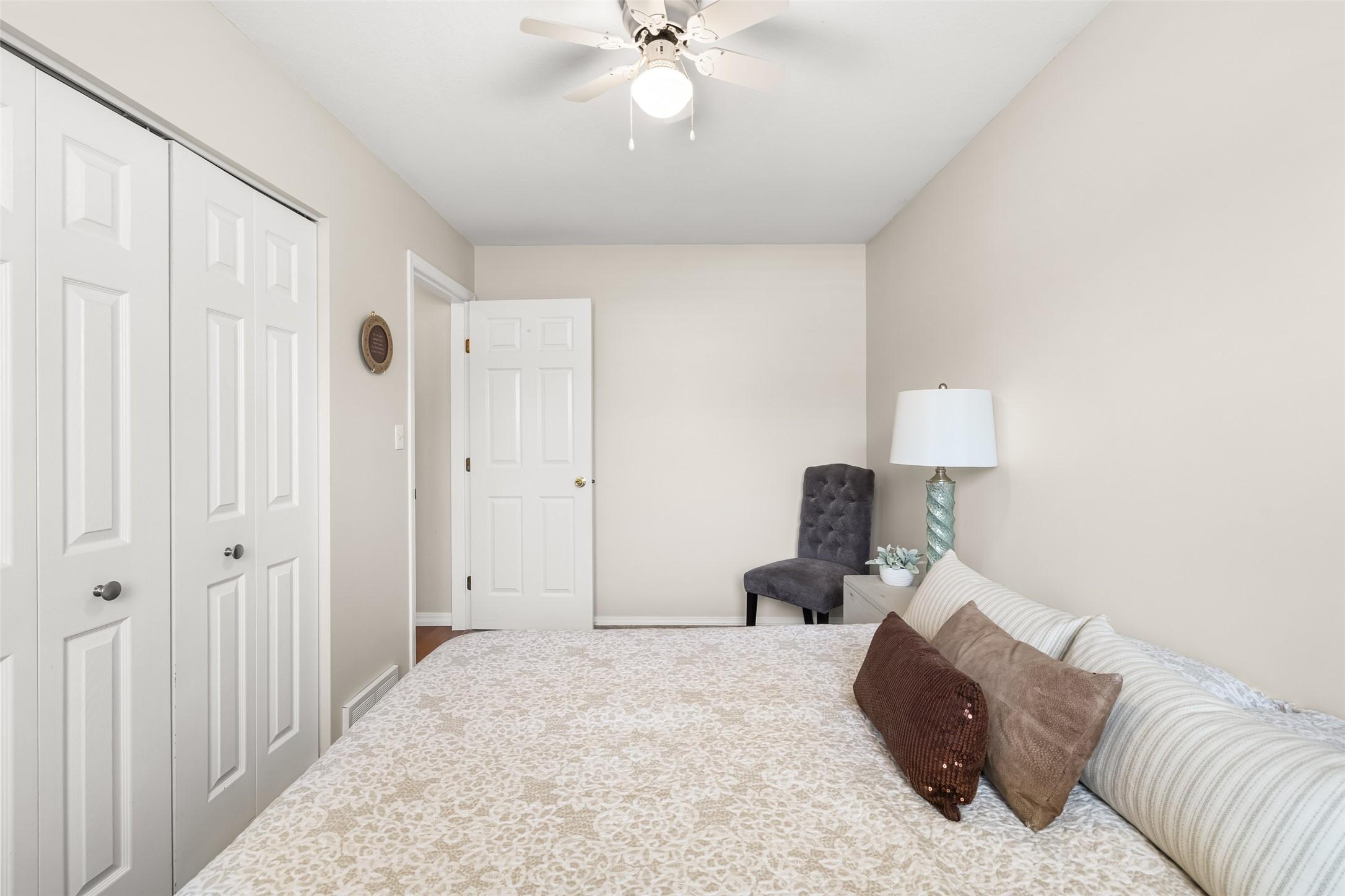2433 Mcleary N Crescent, Cranbrook, BC - Indoor Photo Showing Bedroom