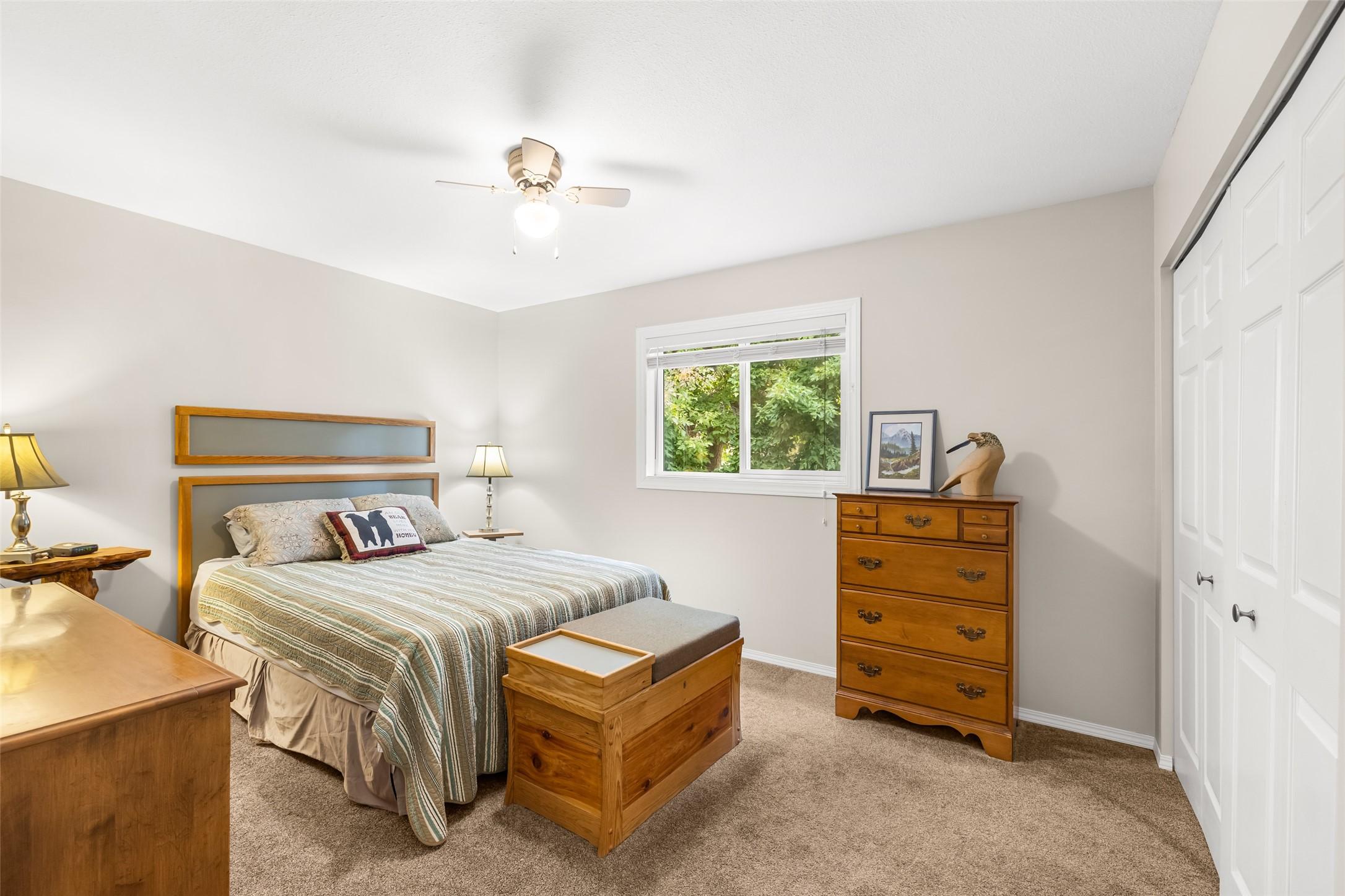 2433 Mcleary N Crescent, Cranbrook, BC - Indoor Photo Showing Bedroom