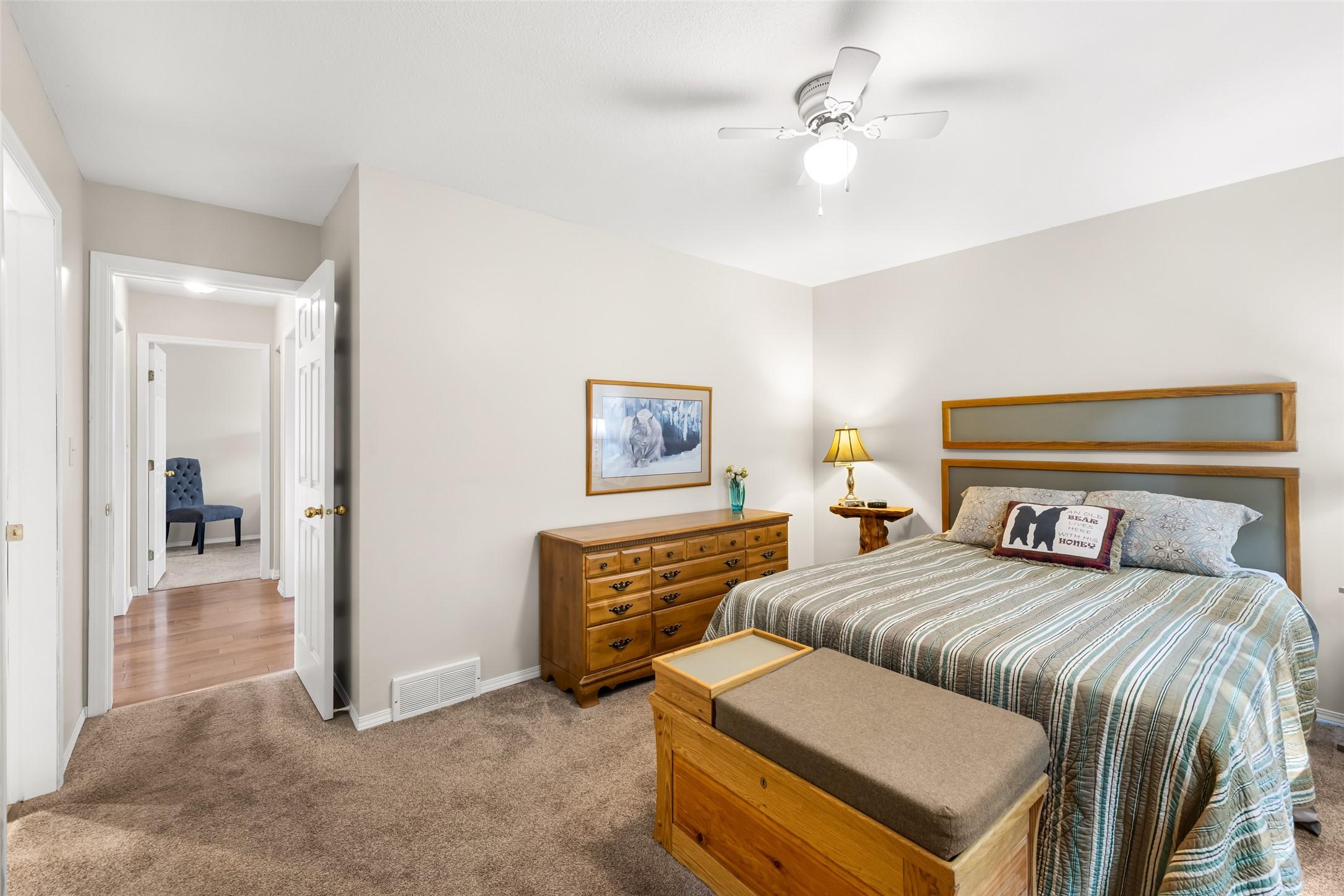 2433 Mcleary N Crescent, Cranbrook, BC - Indoor Photo Showing Bedroom