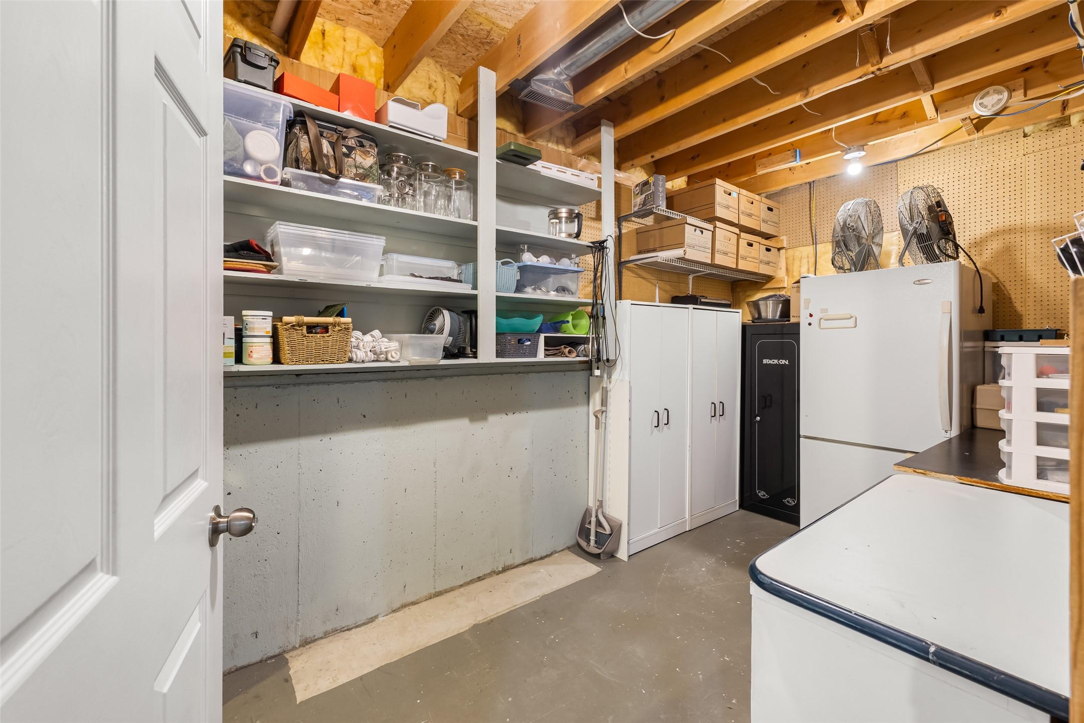 2433 Mcleary N Crescent, Cranbrook, BC - Indoor Photo Showing Basement