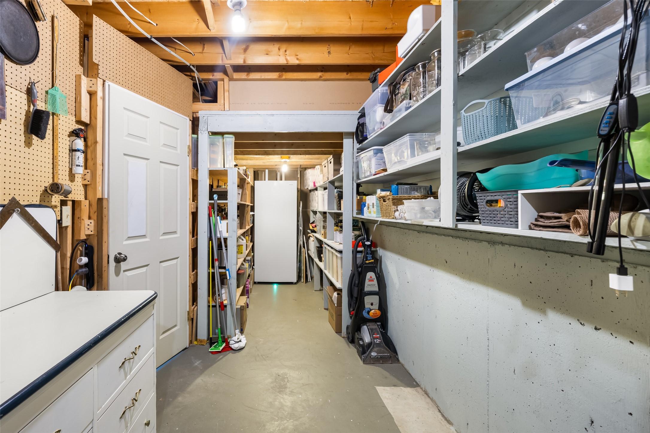 2433 Mcleary N Crescent, Cranbrook, BC - Indoor