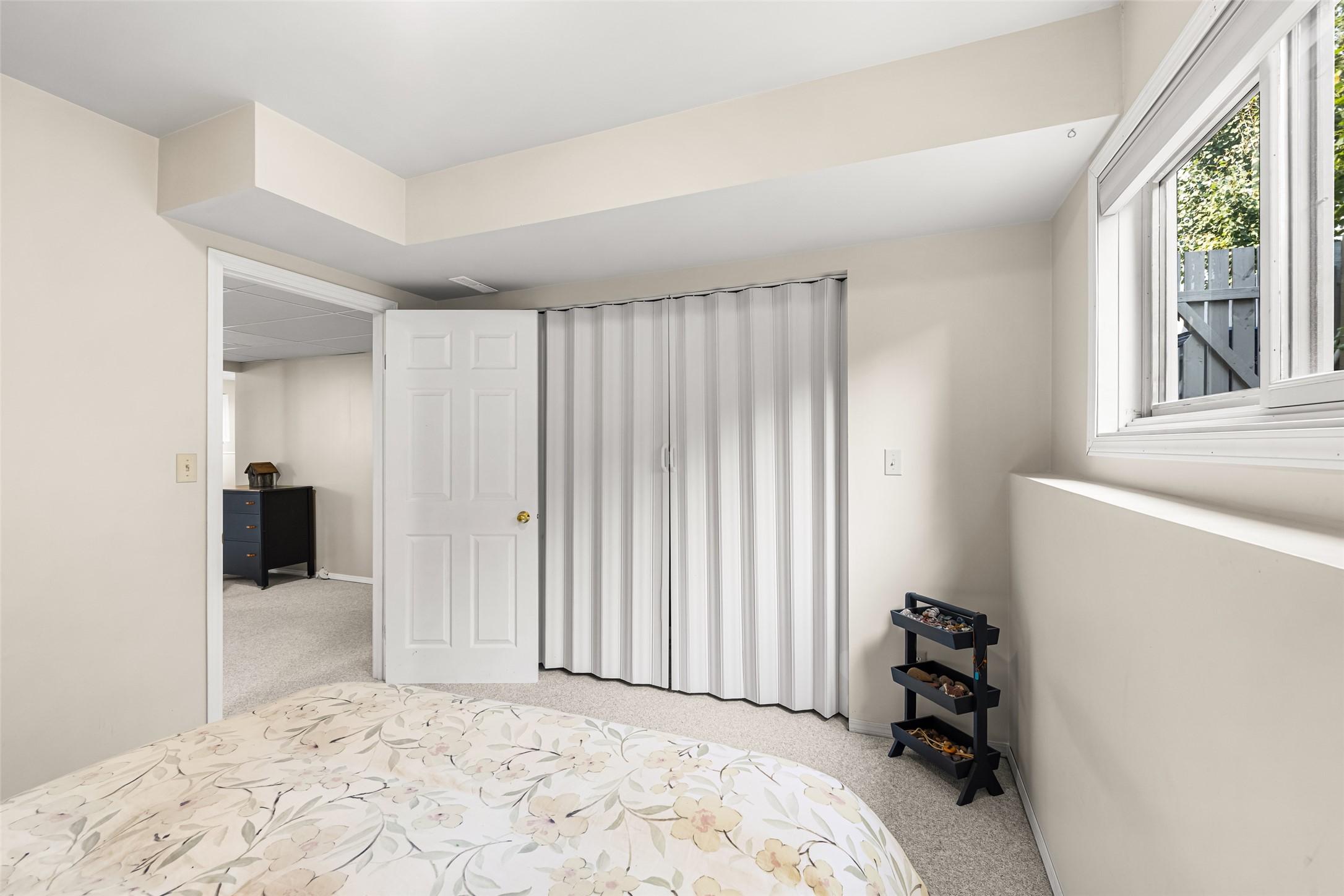 2433 Mcleary N Crescent, Cranbrook, BC - Indoor Photo Showing Bedroom