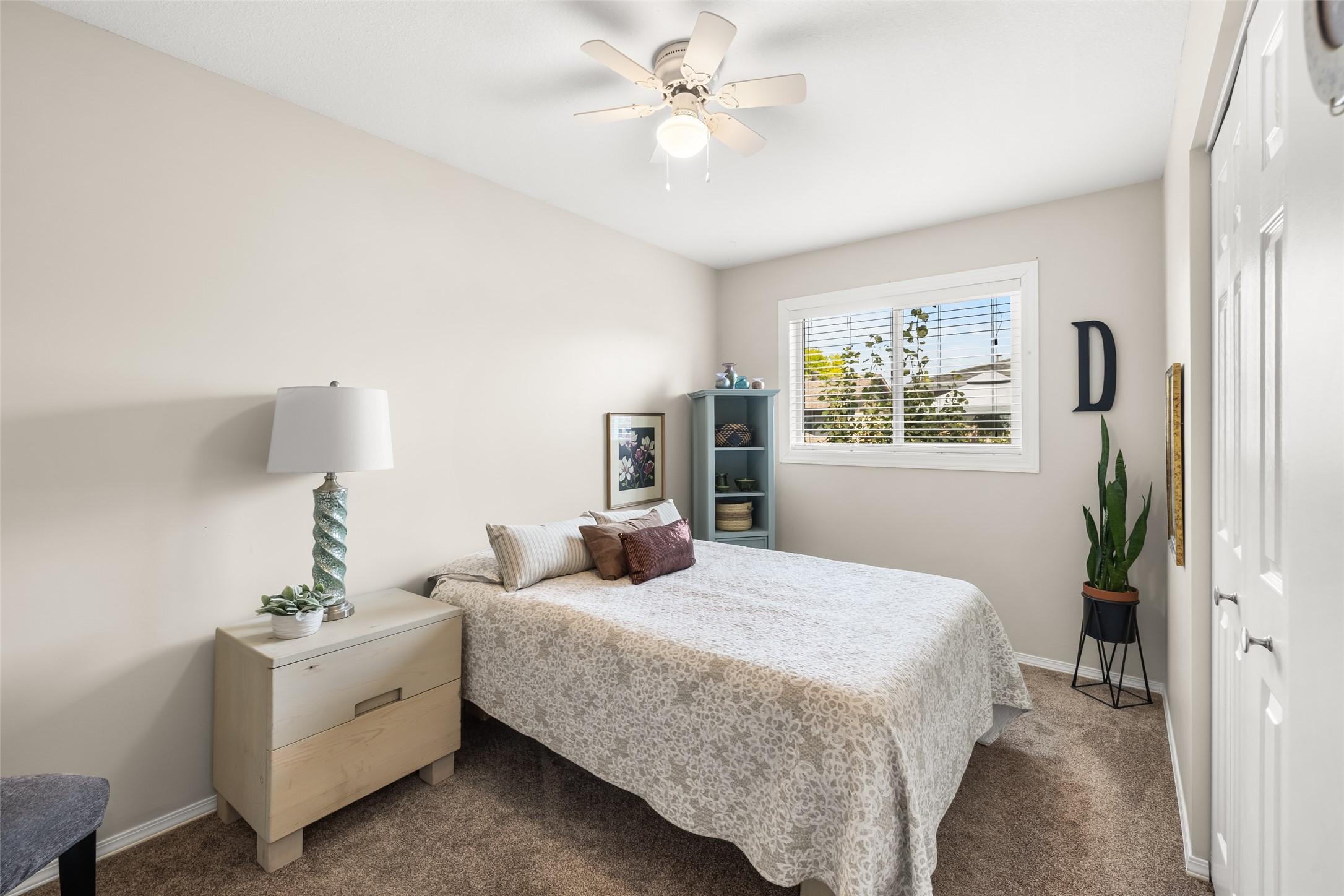 2433 Mcleary N Crescent, Cranbrook, BC - Indoor Photo Showing Bedroom