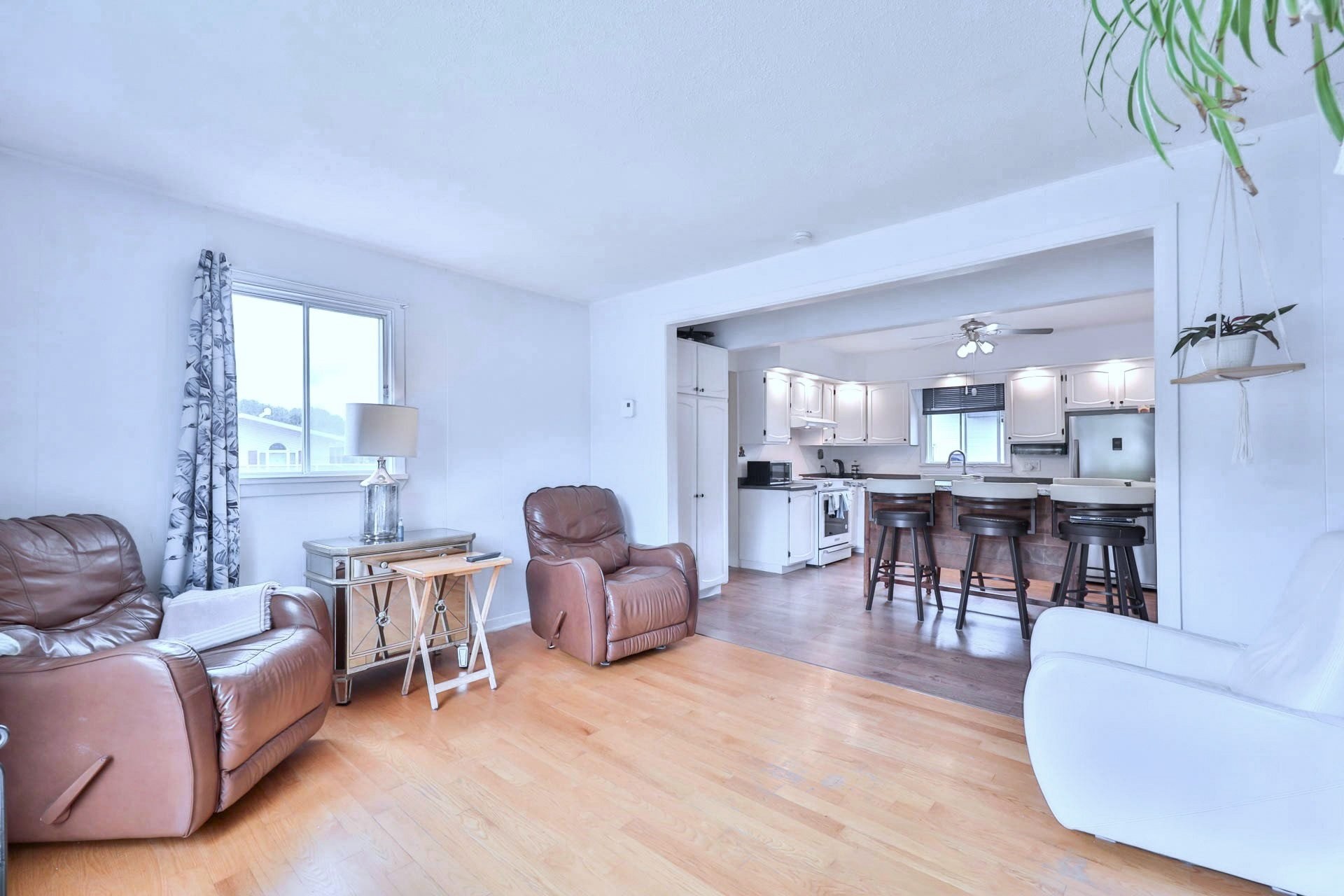Salon - 181 Rue Beaulieu, Maniwaki, QC - Indoor Photo Showing Living Room