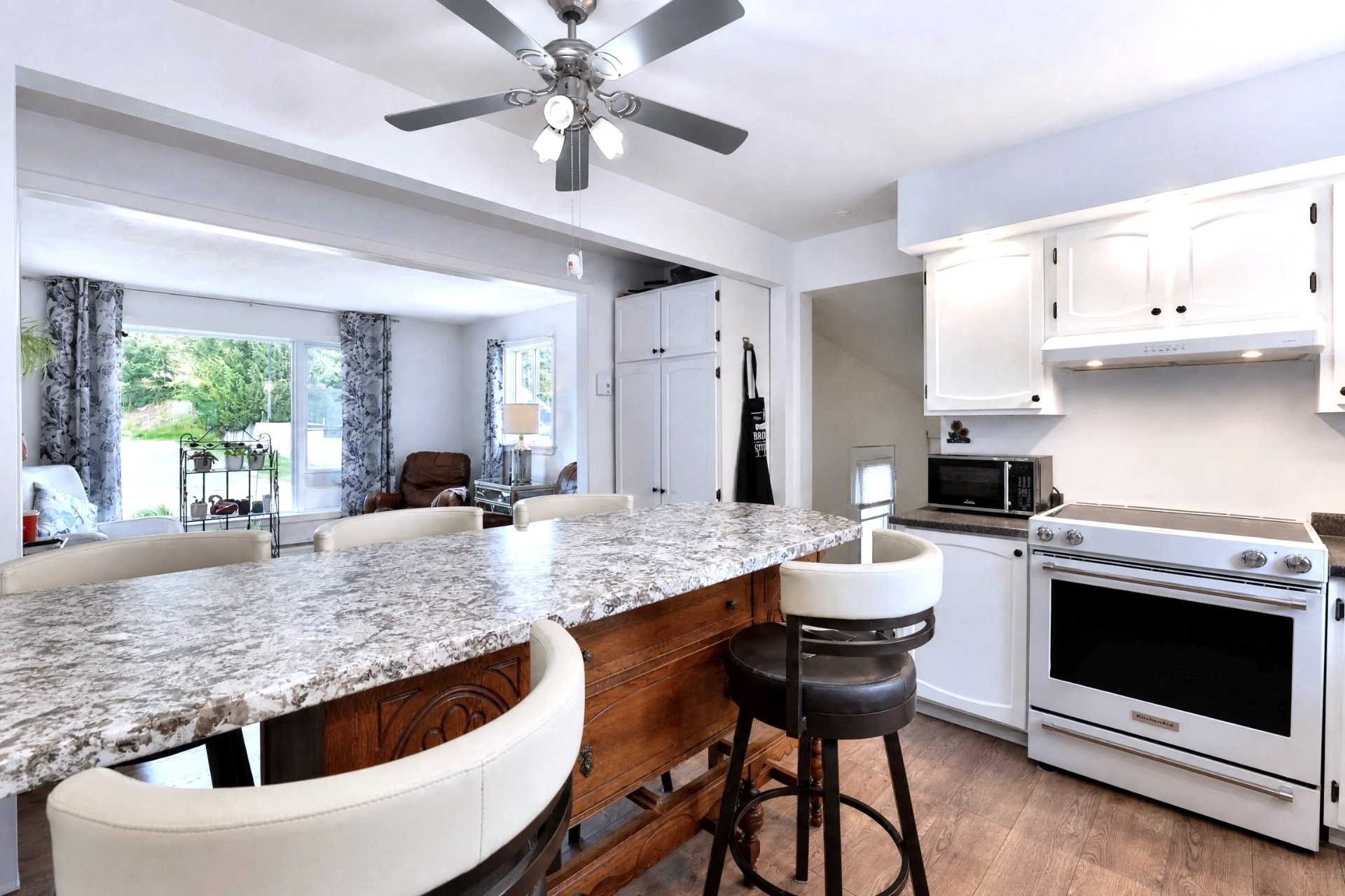 Coin-repas - 181 Rue Beaulieu, Maniwaki, QC - Indoor Photo Showing Kitchen
