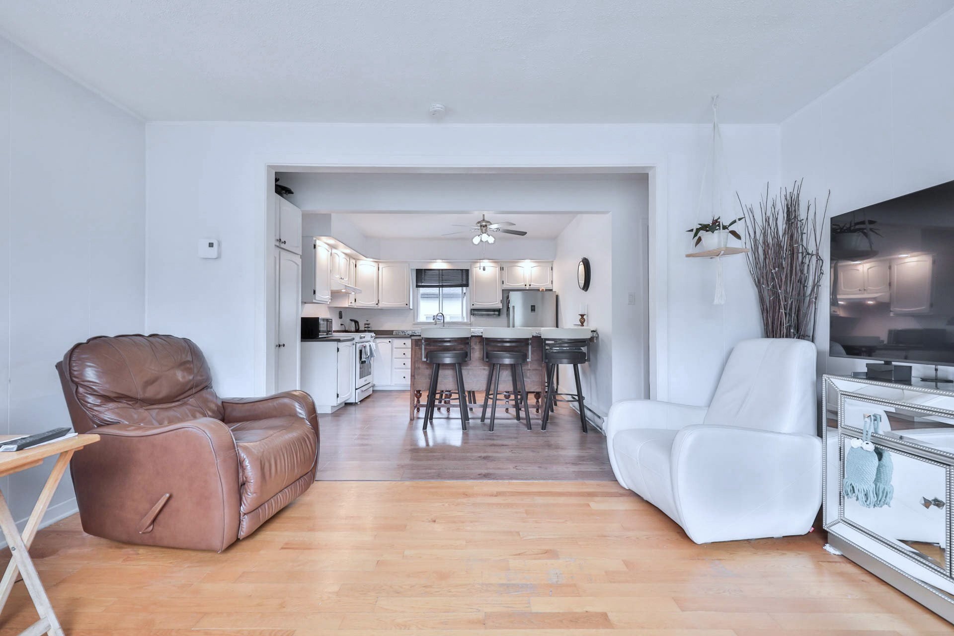 Salon - 181 Rue Beaulieu, Maniwaki, QC - Indoor Photo Showing Living Room
